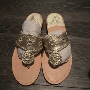 Hamptons Flat, Platinum color, size 9